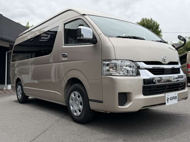 Toyota Hiace 8