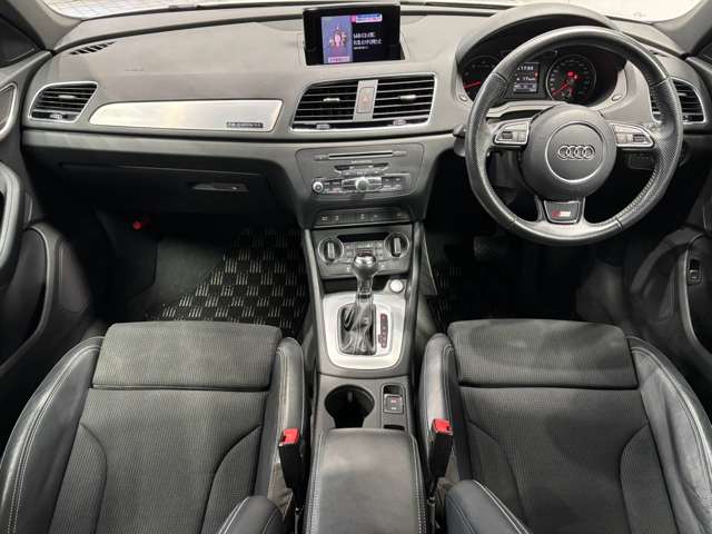 Audi Q3 12