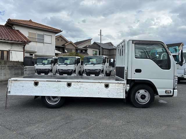 Isuzu Elf 12