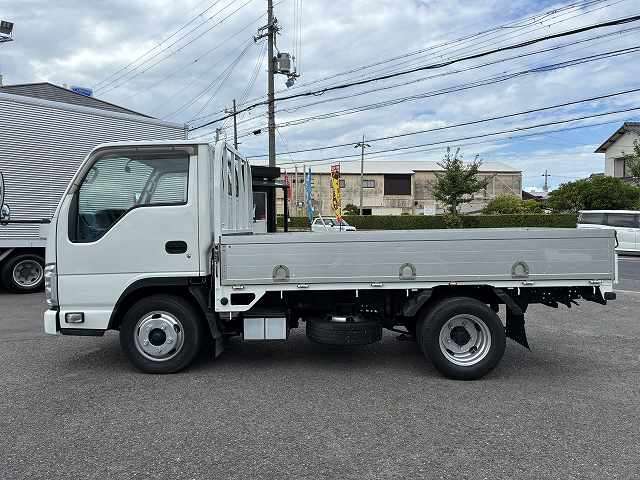 Isuzu Elf 4
