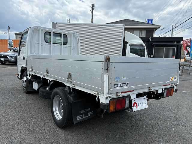 Isuzu Elf 8