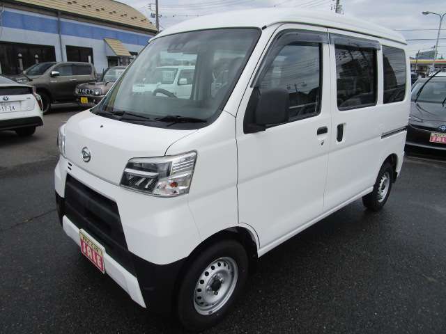 Daihatsu Hijet Cargo 6