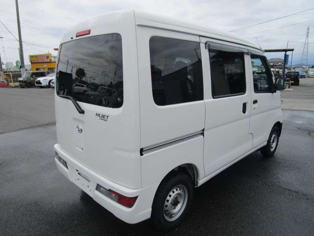 Daihatsu Hijet Cargo 8