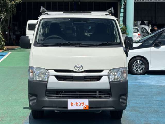 Toyota Hiace Van 3
