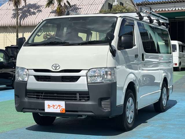 Toyota Hiace Van 4