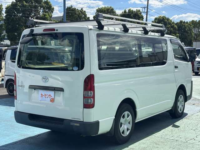 Toyota Hiace Van 5