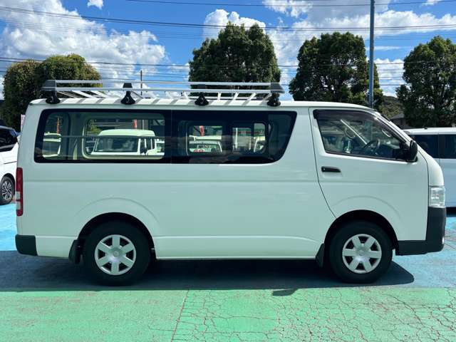 Toyota Hiace Van 6