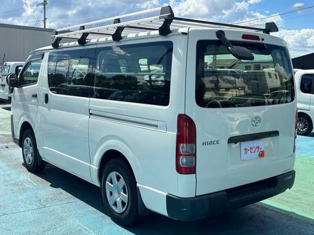 Toyota Hiace Van 8