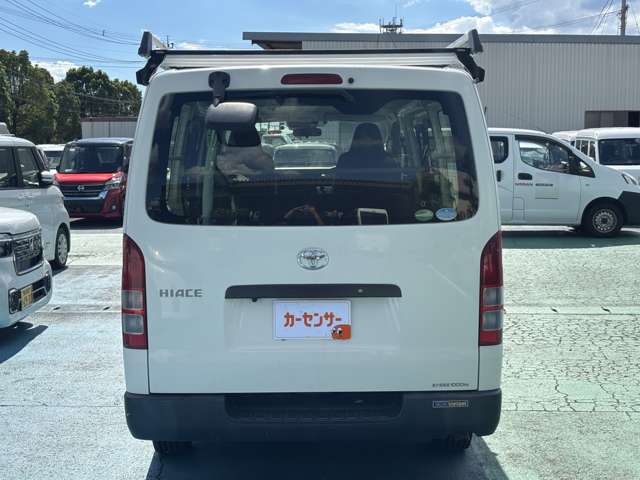 Toyota Hiace Van 9