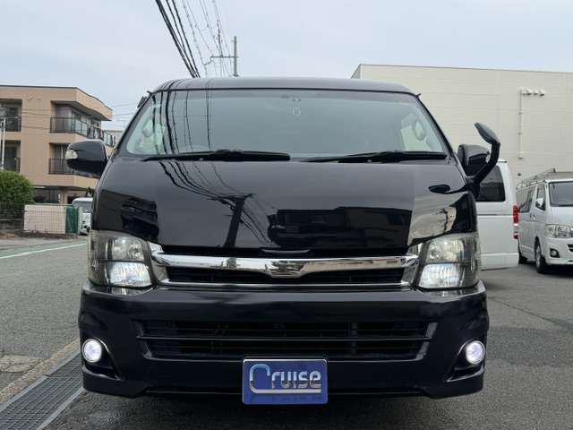 Toyota Hiace Van 4