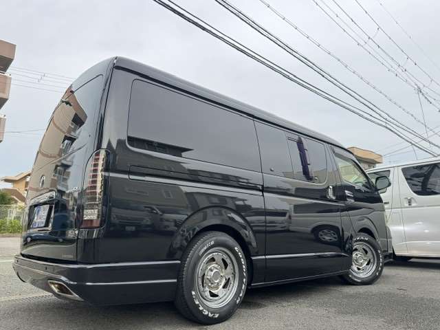 Toyota Hiace Van 8