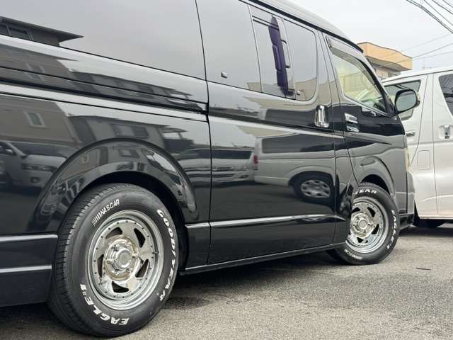 Toyota Hiace Van 10
