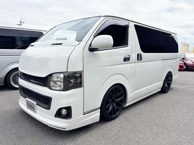 Toyota Hiace Van 6