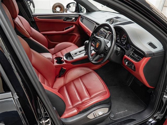 Porsche Macan 12