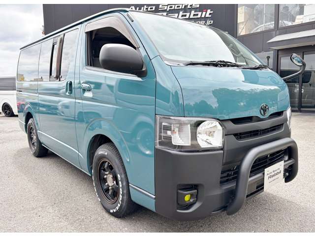 Toyota Hiace Van 4