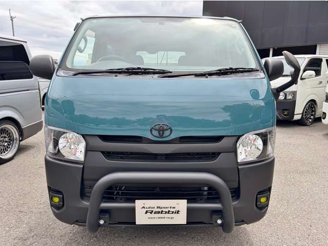 Toyota Hiace Van 5