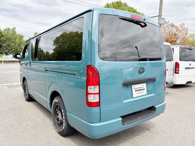 Toyota Hiace Van 8
