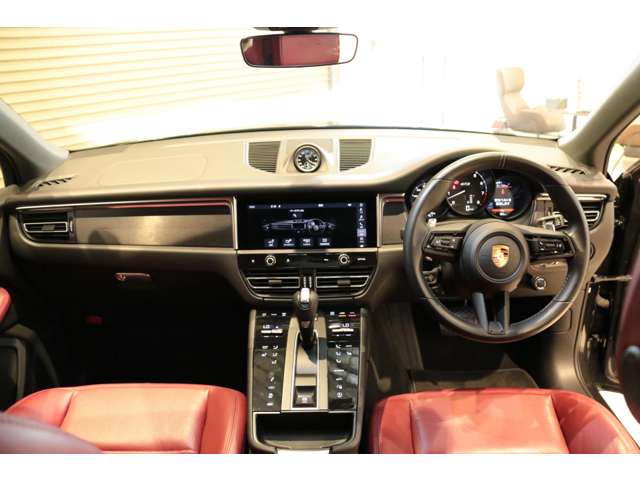 Porsche Macan 4