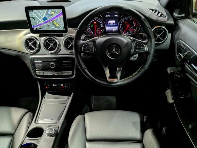 Mercedes-Benz GLA-Class 2