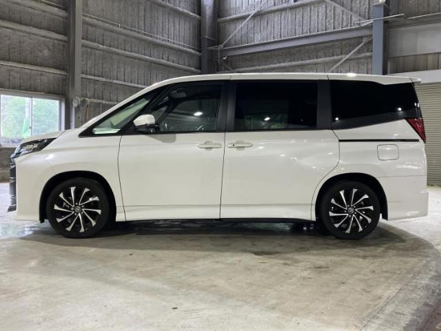 Toyota Noah 5