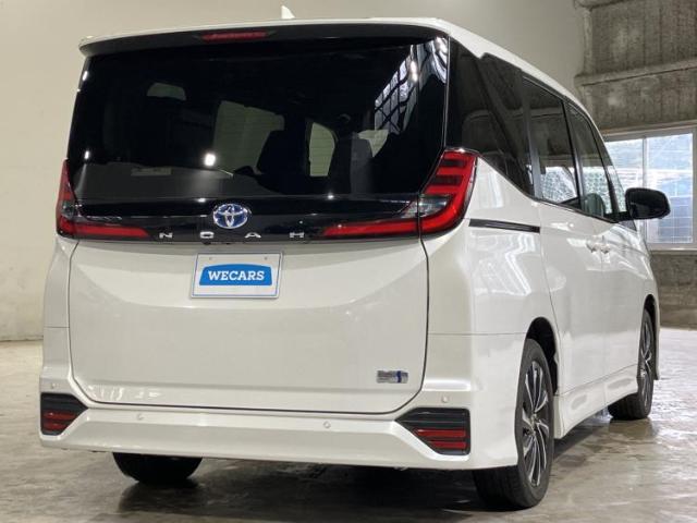 Toyota Noah 6
