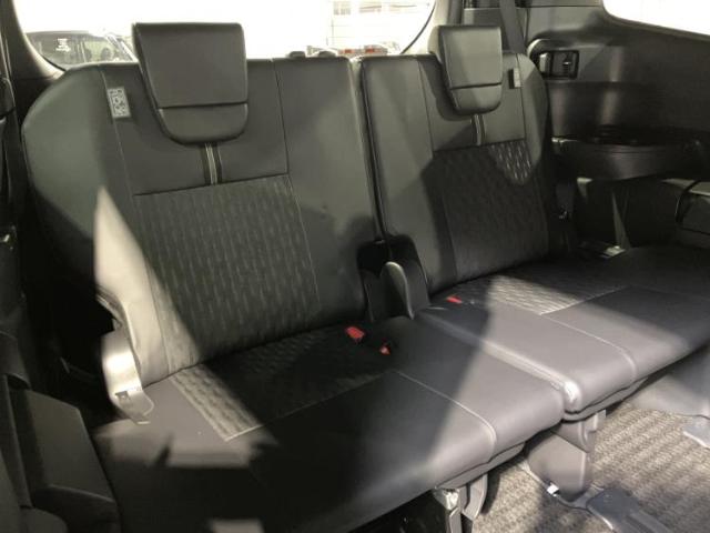 Toyota Noah 8