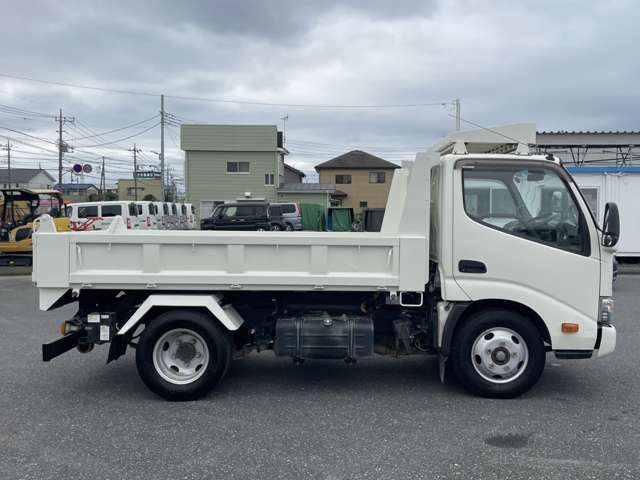 Hino Dutro 4