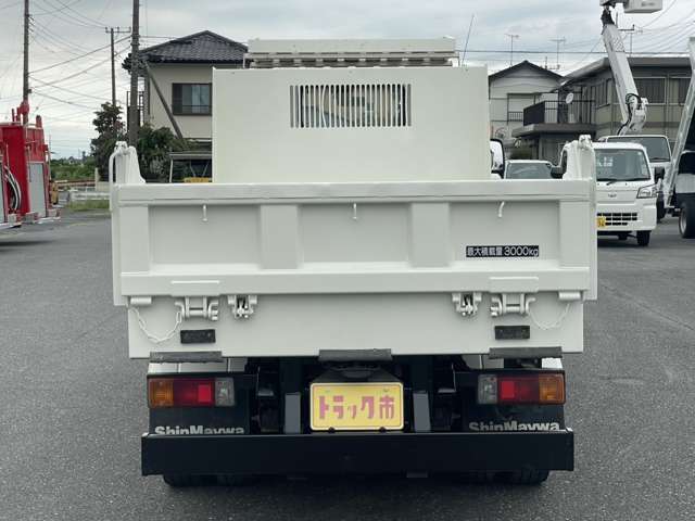 Hino Dutro 6