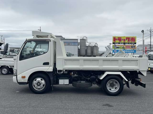Hino Dutro 8