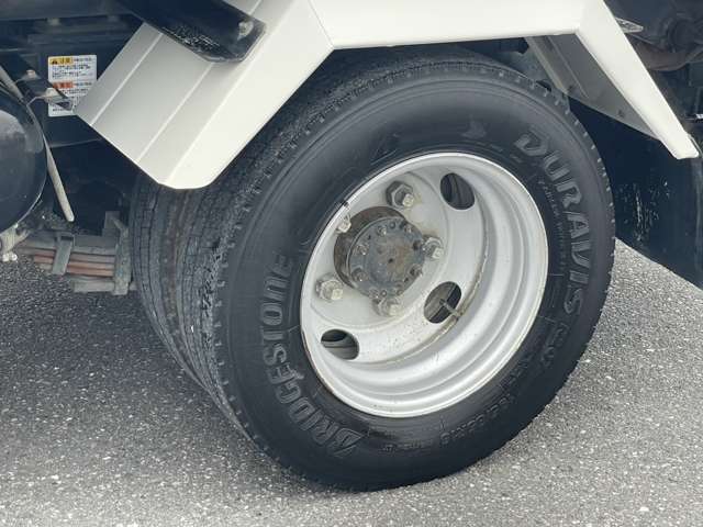Hino Dutro 10