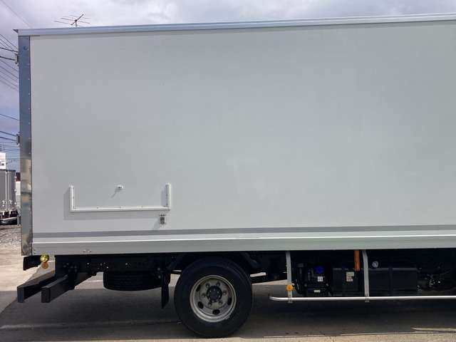 Isuzu Elf 11
