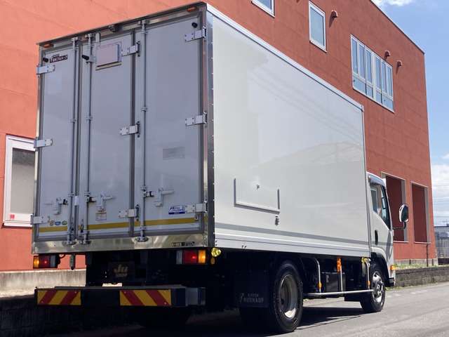 Isuzu Elf 2