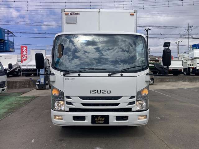 Isuzu Elf 8
