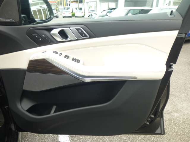 BMW X5 8