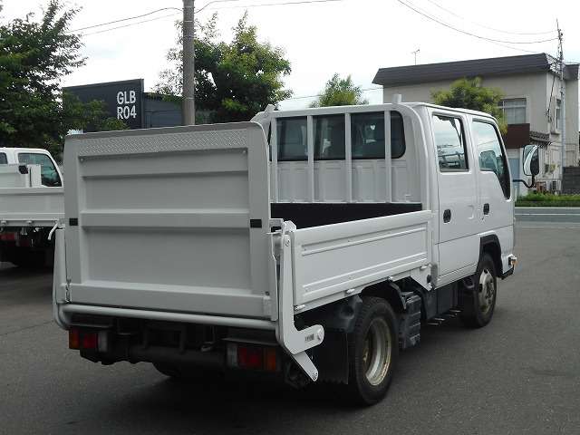 Isuzu Elf 8