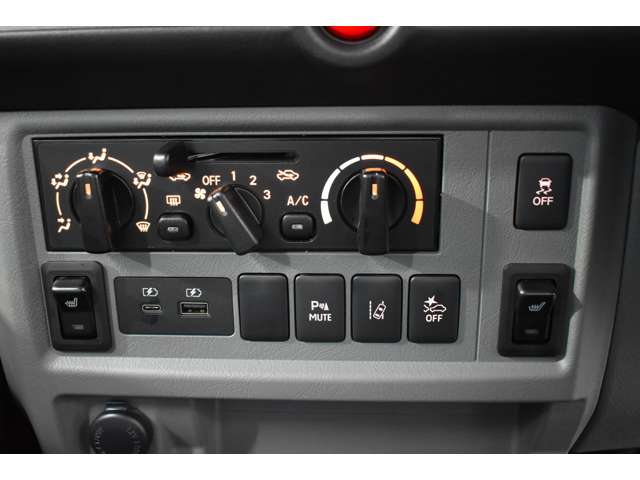 Mitsubishi Minicab EV 11