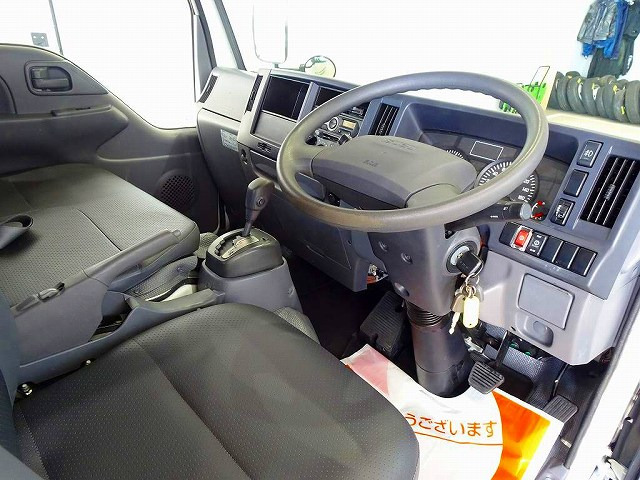 Isuzu Elf 3