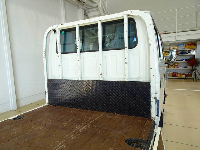 Isuzu Elf 8
