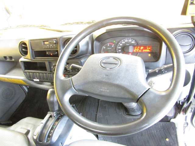 Hino Dutro 5