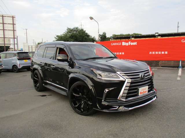 Lexus LX 2