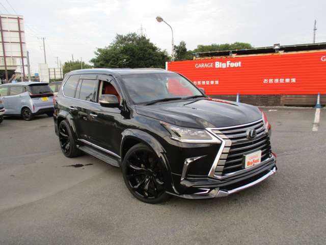 Lexus LX 4