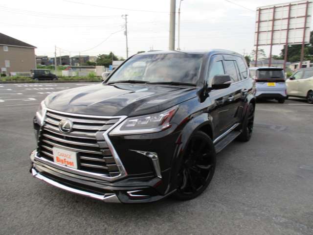 Lexus LX 5