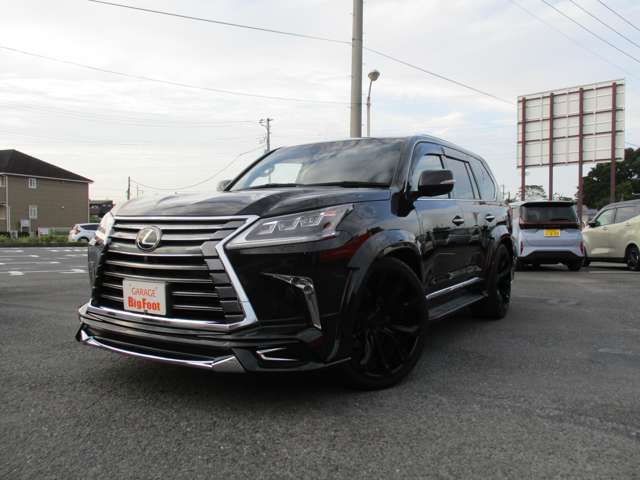 Lexus LX 6