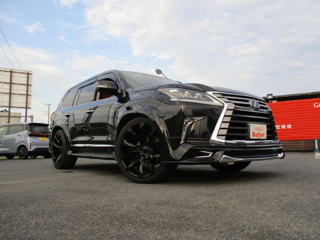 Lexus LX 7