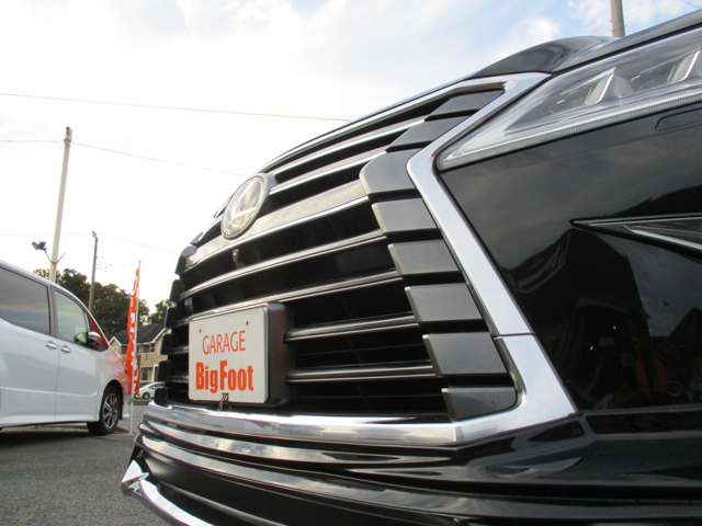 Lexus LX 9