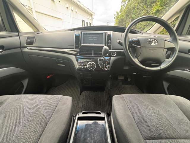 Toyota Estima 8