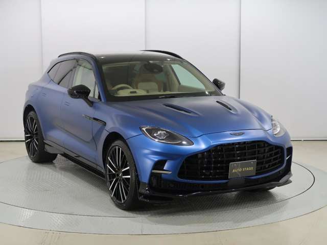Aston Martin DBX 11