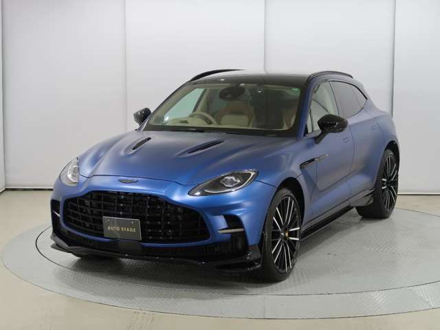 Aston Martin DBX 12