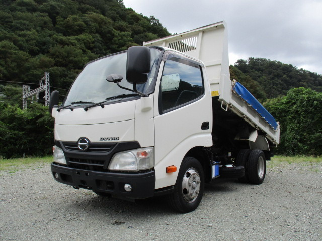 Hino Dutro 3