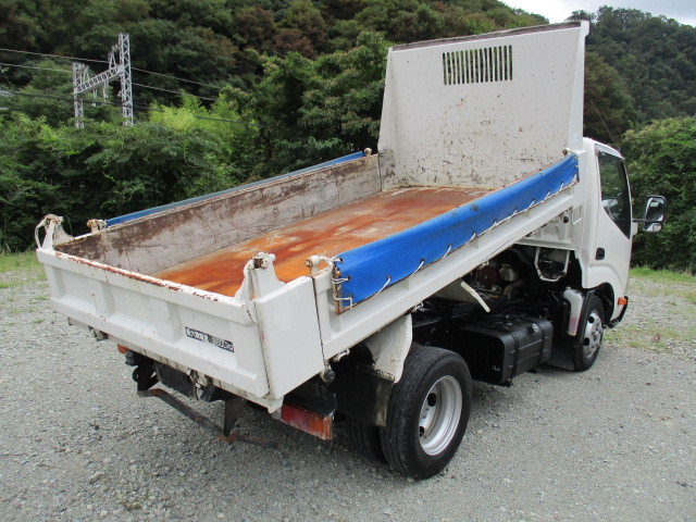 Hino Dutro 6